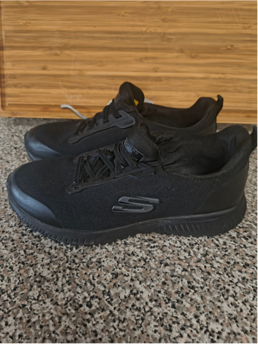 Skechers Work Relaxed Fit Cessnock Women's Slip-Resistant Shoes